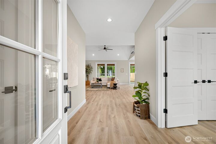 Property Photo: 1014 Night Hawk Way WA 98247