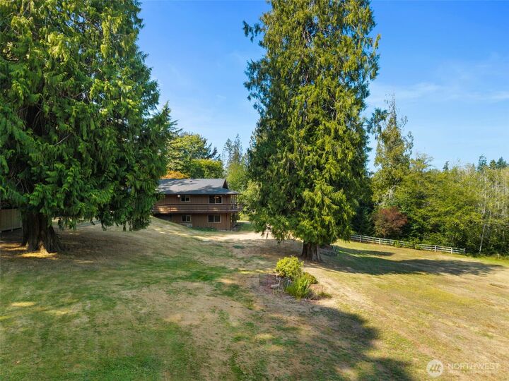 Property Photo: 1810 NE Duck Pond Way WA 98370