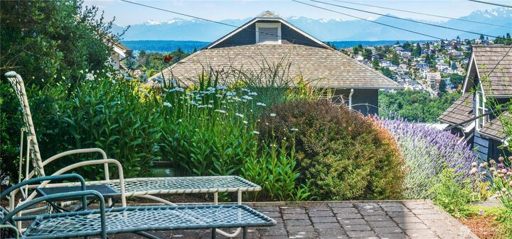 Property Photo: 1816 9th Avenue W WA 98119
