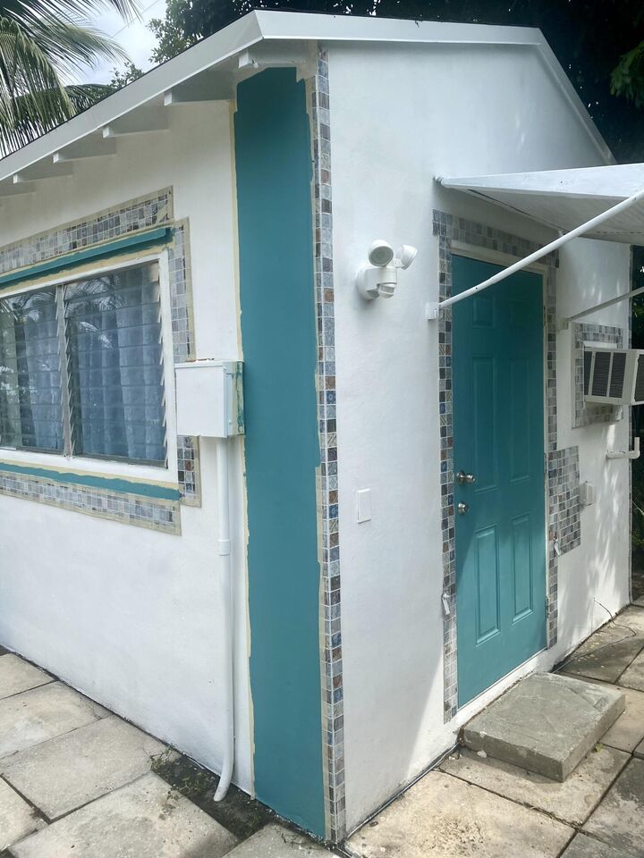 Property Photo: 802 Lytle Street Unit 2 FL 33405