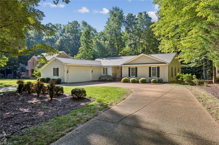 Property Photo:  129 Peyton Rd  VA 23185 