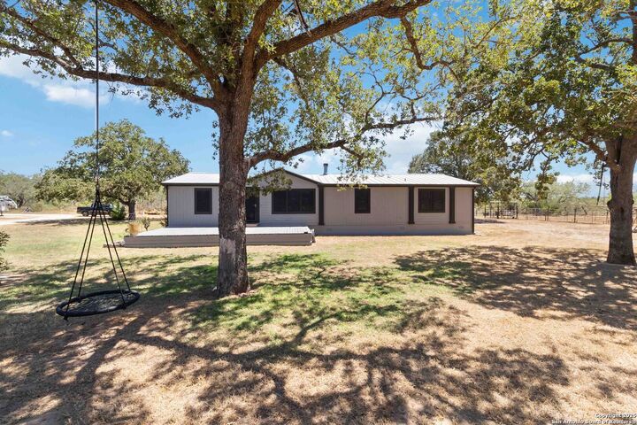 Property Photo: 303 County Road 425 TX 78160