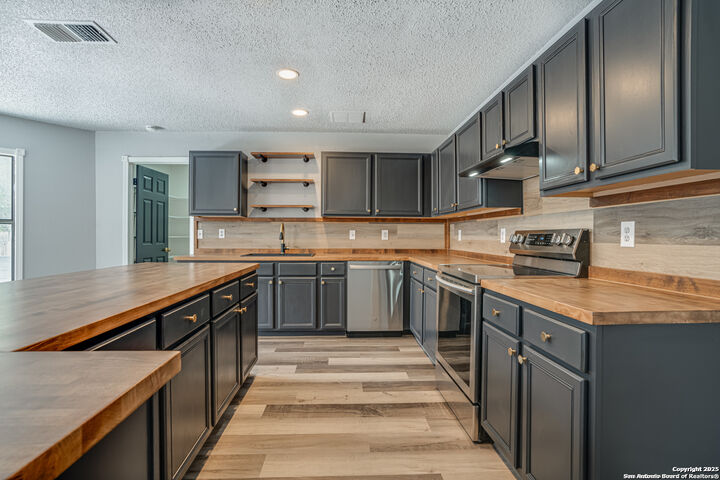 Property Photo: 2310 Ruby Oaks TX 78232