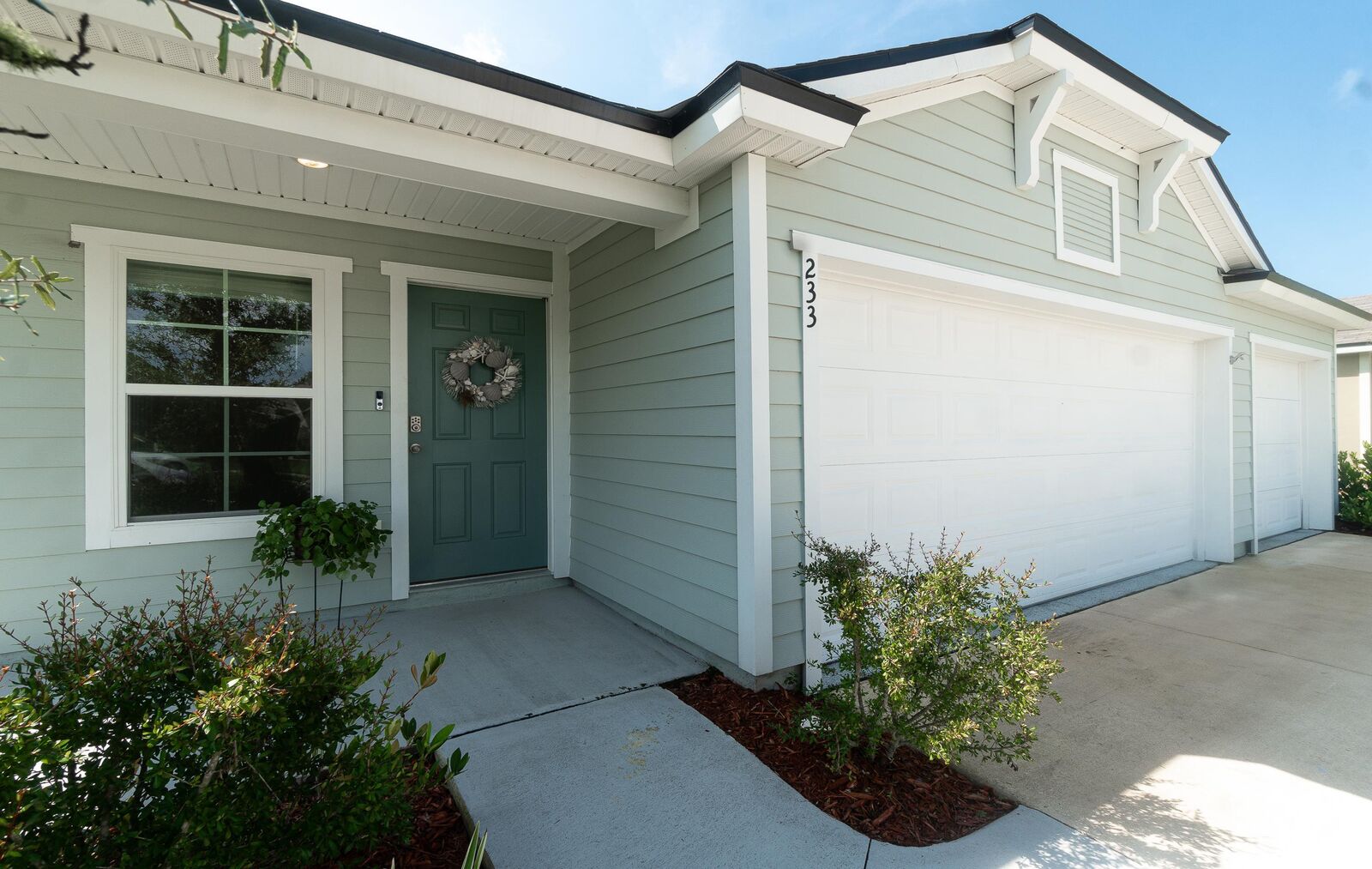 Property Photo: 233 Falcon Ridge FL 32084