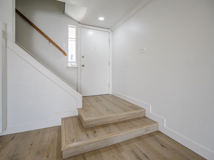 Property Photo: 914 Acosta Plaza 111 CA 93905