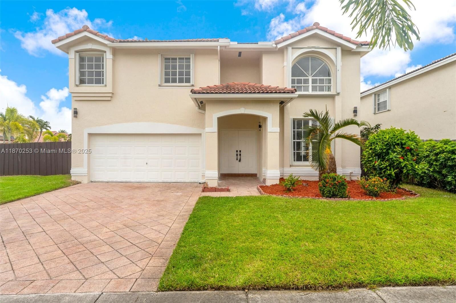 Property Photo: 16575 SW 101st Ter FL 33196