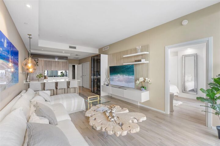 Property Photo: 801 S Miami Ave 4802 FL 33130