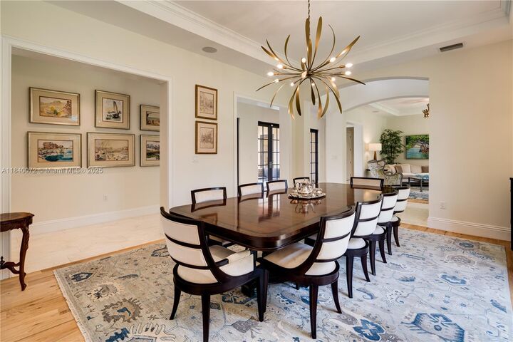 Property Photo: 6400 San Vicente St FL 33146