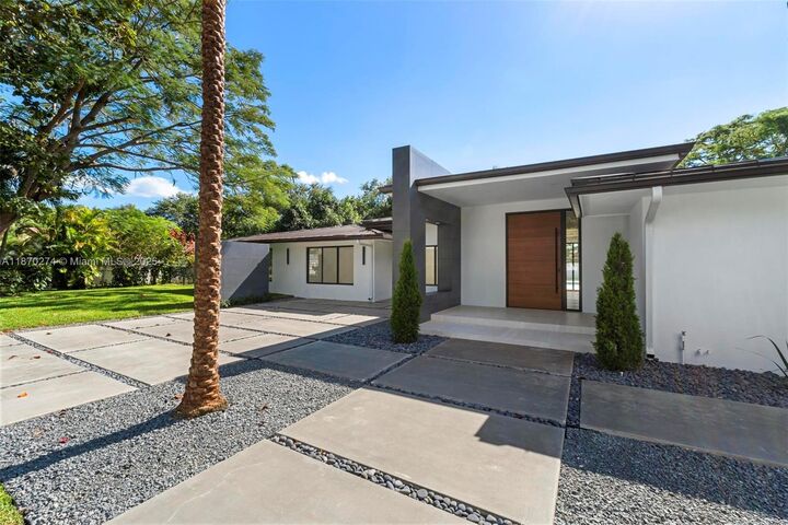 7530 SW 134th St  Pinecrest FL 33156 photo