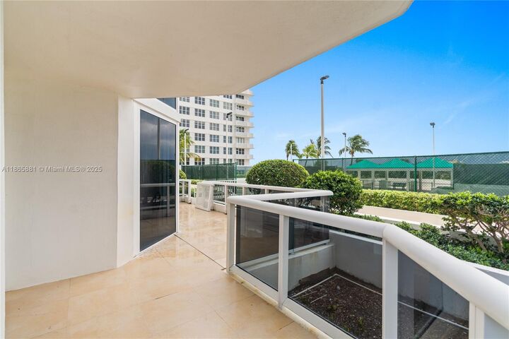 Property Photo:  4775 Collins Ave 507  FL 33140 