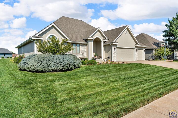 Property Photo: 2839 SW Santa Fe Dr KS 66614