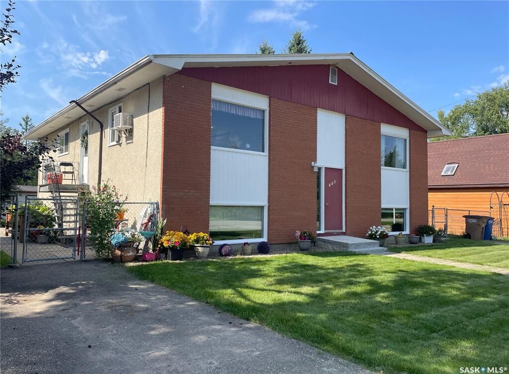 Property Photo: 110 7th Avenue S SK S0J 0E0