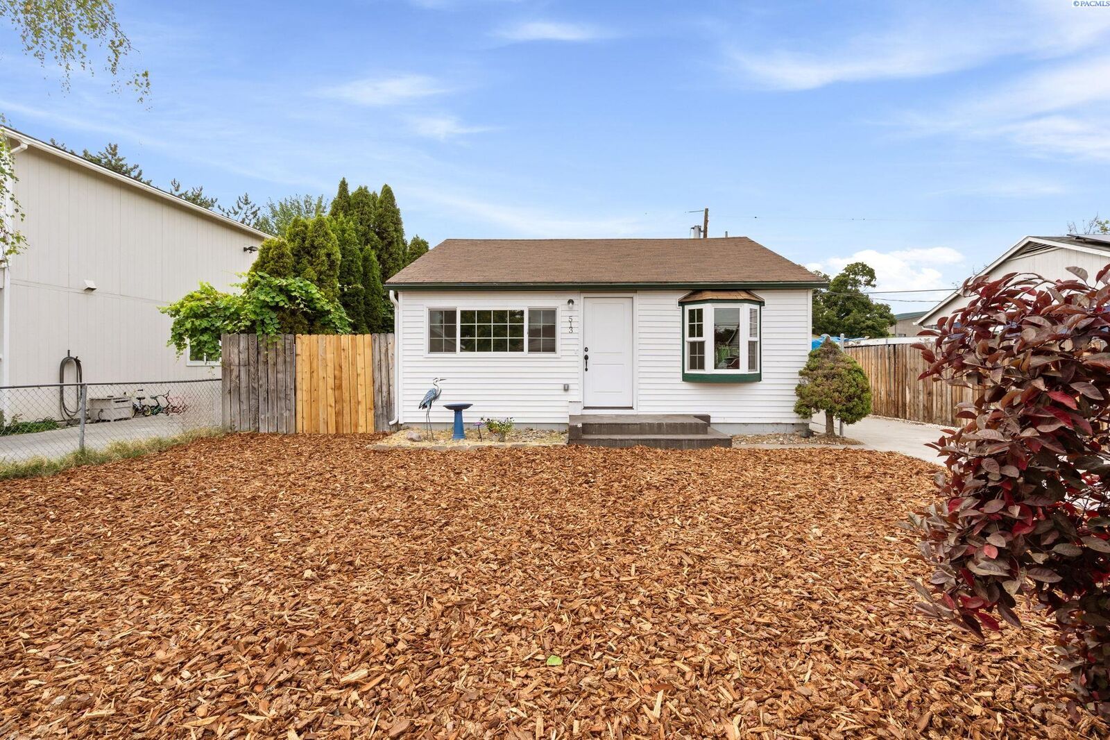 Property Photo: 513 Smith WA 99352