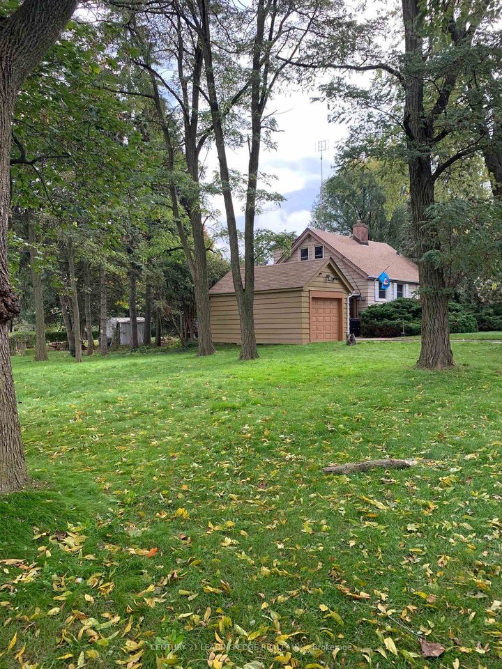 Property Photo:  58 Pine Ridge Drive  ON M1M 2X7 