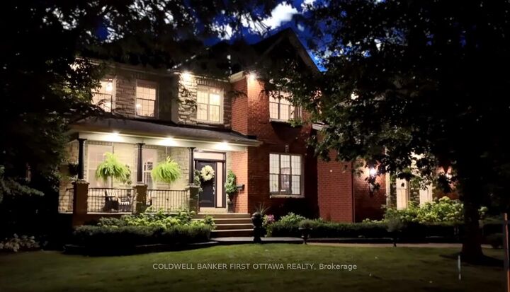 Property Photo:  18 Cypress Gardens  ON K2S 1W6 