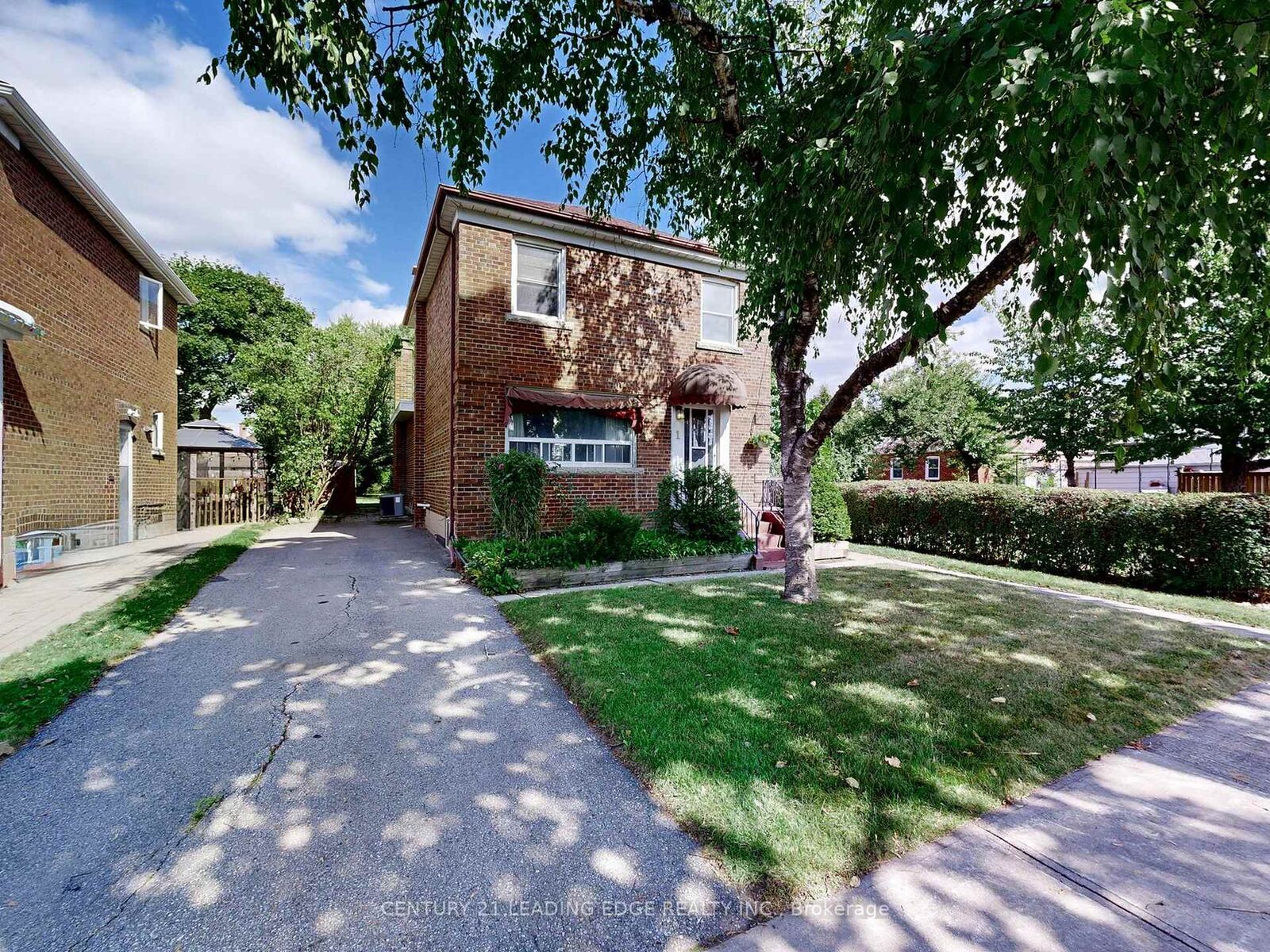 Property Photo: 1 Faulkland Road ON M1L 3S2