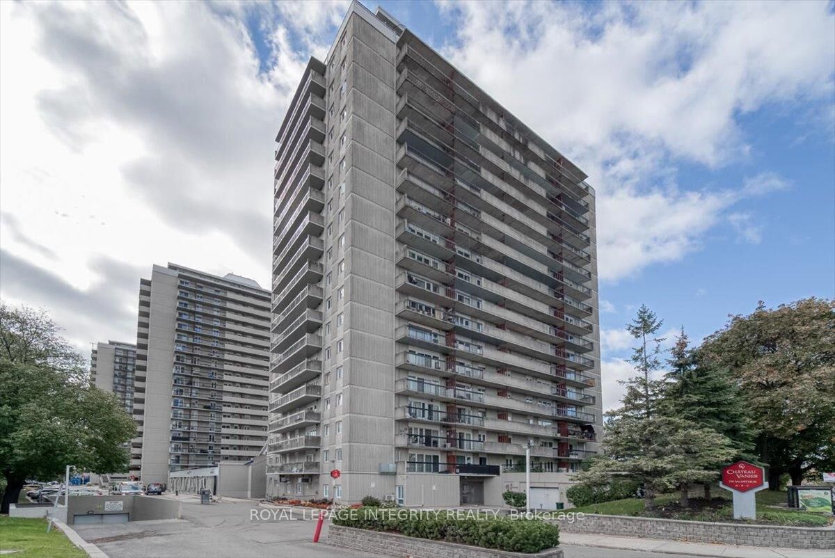 Property Photo: 158C McArthur Avenue 1804 ON K1L 8E7