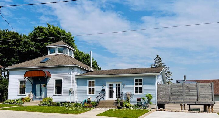 Property Photo:  511 Havelock Street  ON N0G 2H0 