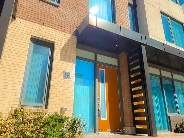 Property Photo: 1050 Portage Parkway 39 ON L4K 0K3