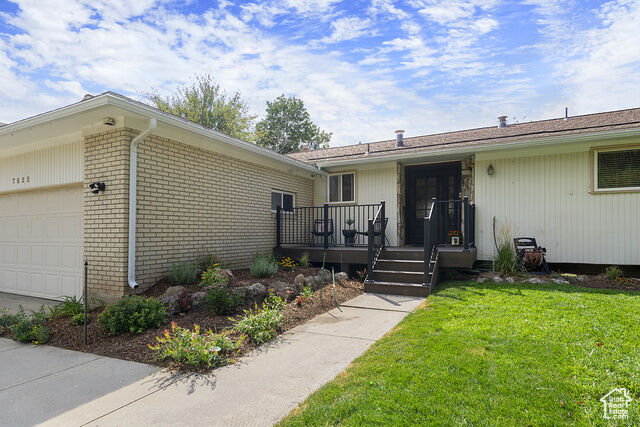 Property Photo: 7622 S Cambria Cir UT 84121