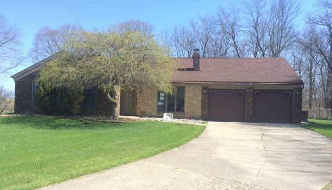 Property Photo: 260 Sunnybrook Trail OH 45323