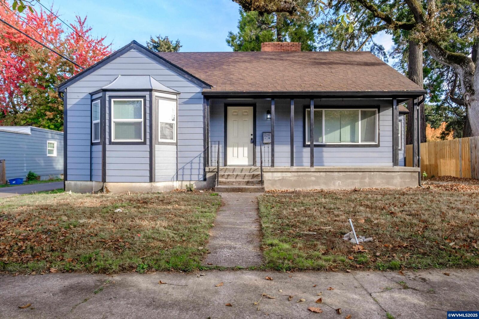 Property Photo: 1675 B St NE OR 97301