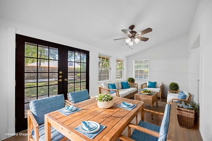 Property Photo: 11811 Barrington Way TX 78759