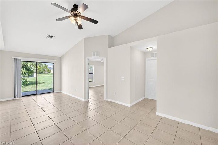 Property Photo:  906/908 SE 6th Ct  FL 33990 