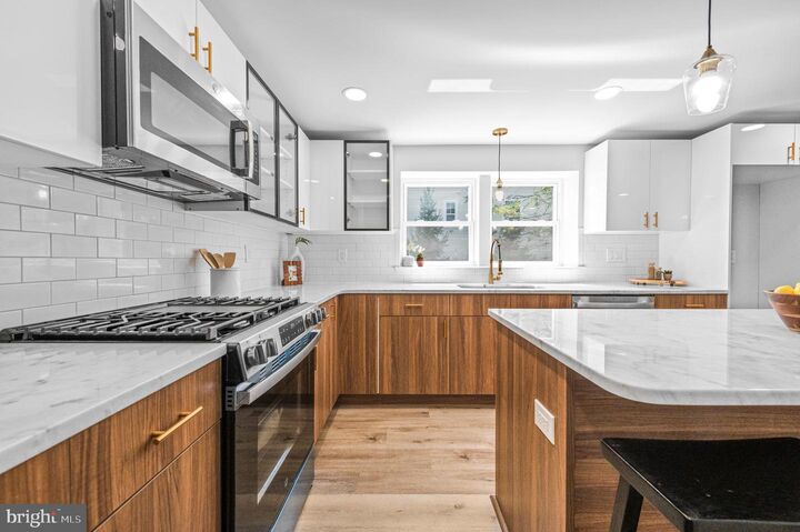 Property Photo:  342 E Barnard Street  PA 19382