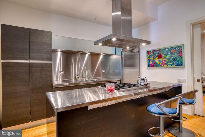 Property Photo:  1516 R Street NW 2  DC 20009 