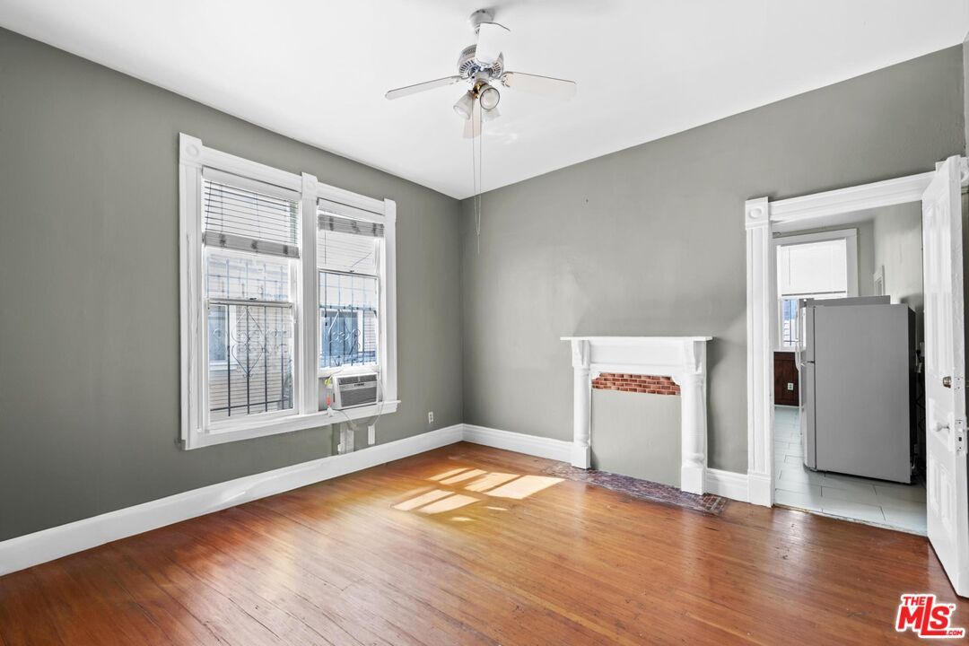 Property Photo: 1223 W 23rd St CA 90007
