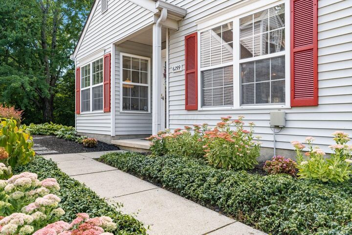 Property Photo: 6299 McNaughten Place Lane OH 43213
