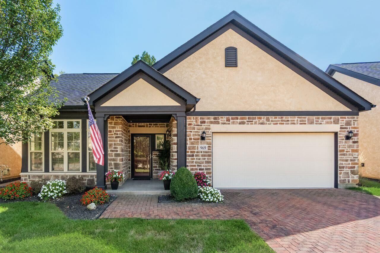 Property Photo: 969 Pinnacle Club Drive OH 43123