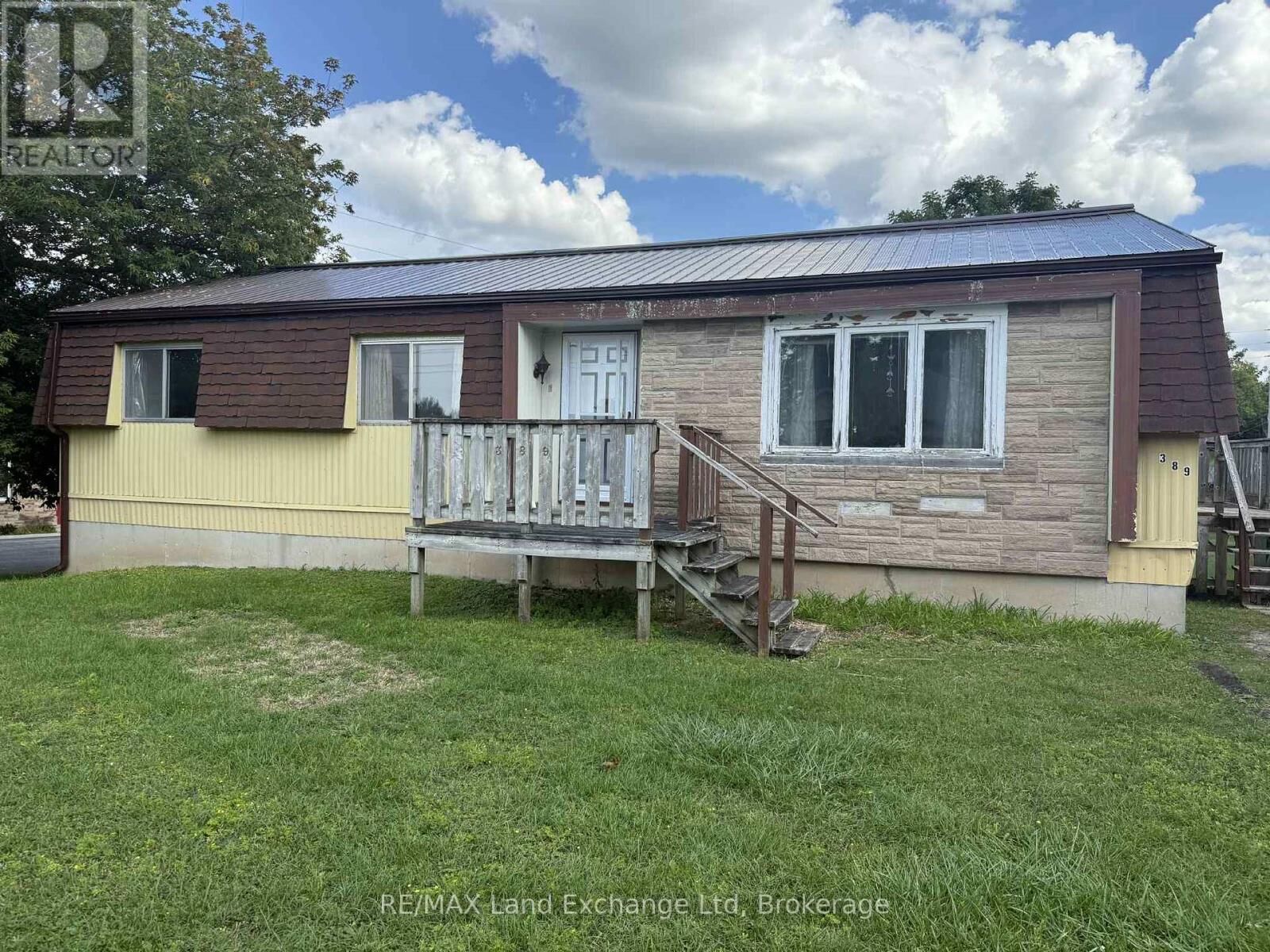 Property Photo: 389 Catherine Street ON N0G 2W0