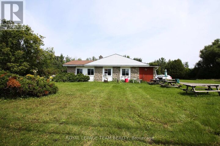 Property Photo:  6637 Bank Street  ON K0A 2P0 