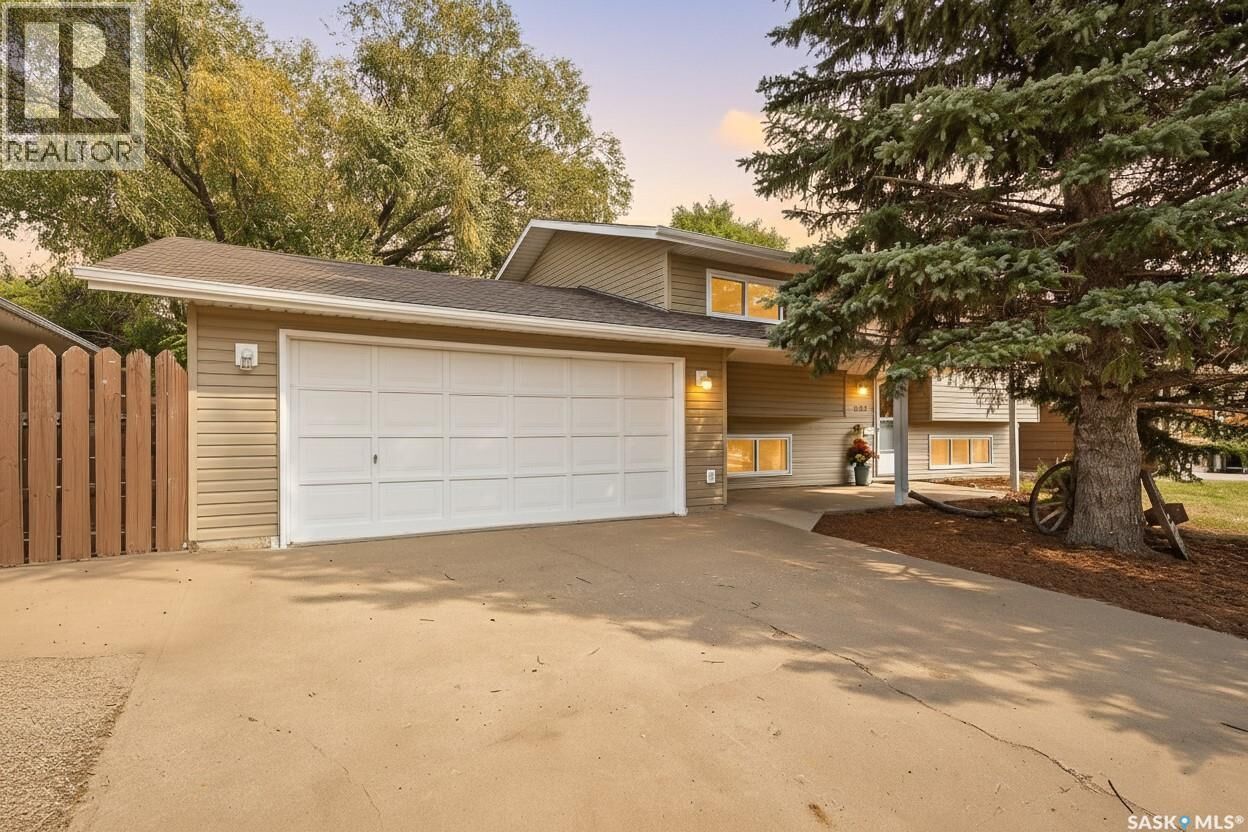Photo de la propriété:  1643 Marquis Avenue  SK S6H 7V3 