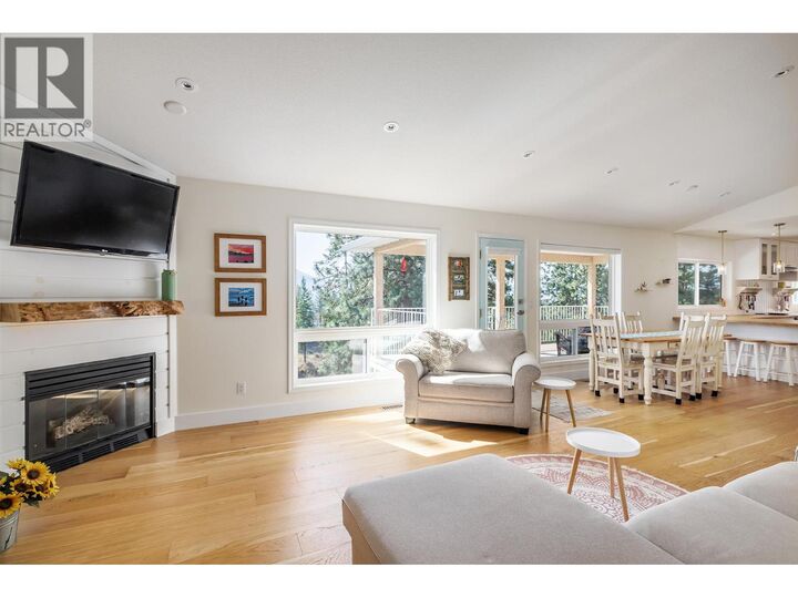 Photo de la propriété:  4607 Ponderosa Drive  BC V0H 1X5 