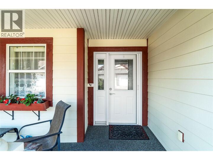 Property Photo: 1231 10 Street Southwest 24 BC V1E 0A5