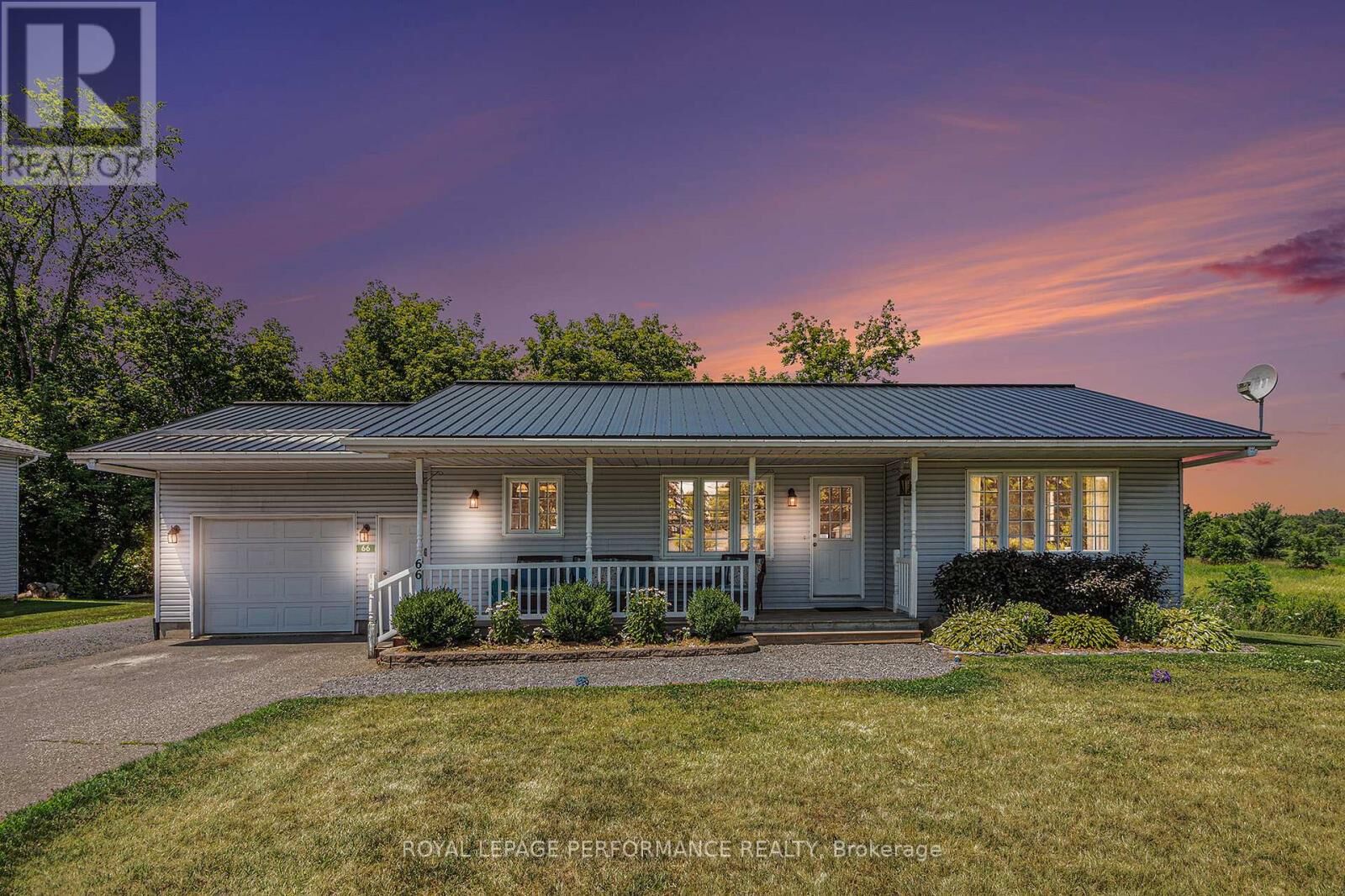 Property Photo:  66 Front Street  ON K0C 1K0 