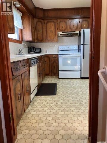 Property Photo: 165 2nd Avenue SK S0A 1C0