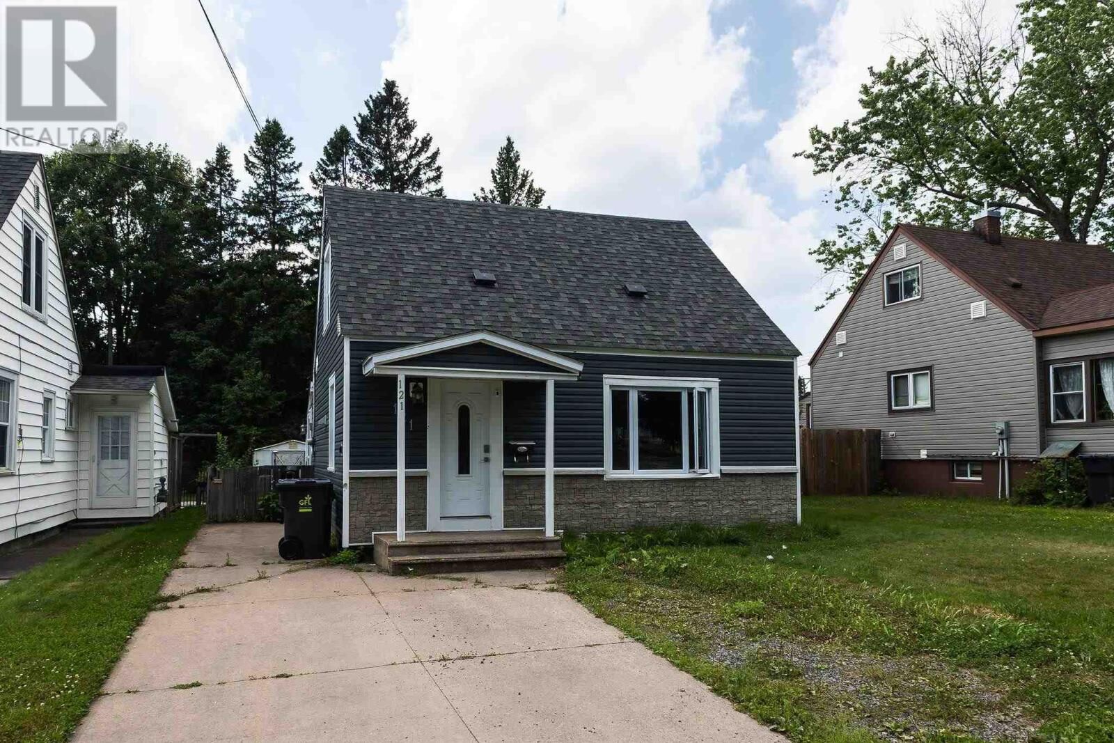 Property Photo: 121 Brien Ave ON P6B 2Y7