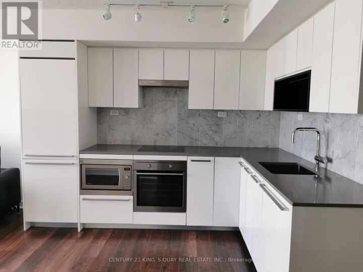 Property Photo: 70 Queens Wharf Road 3111 ON M5V 0J2