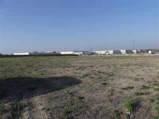 Property Photo:  2 Thresher Road  MB  