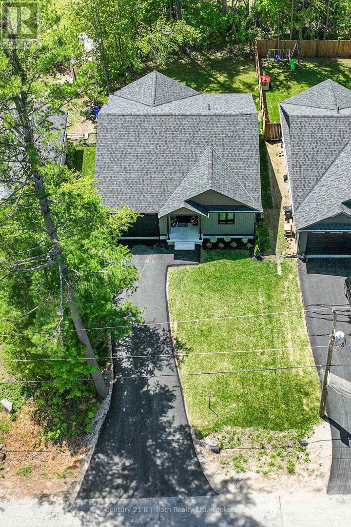 Property Photo:  3324 Bramshott Avenue  ON L3V 0V9 