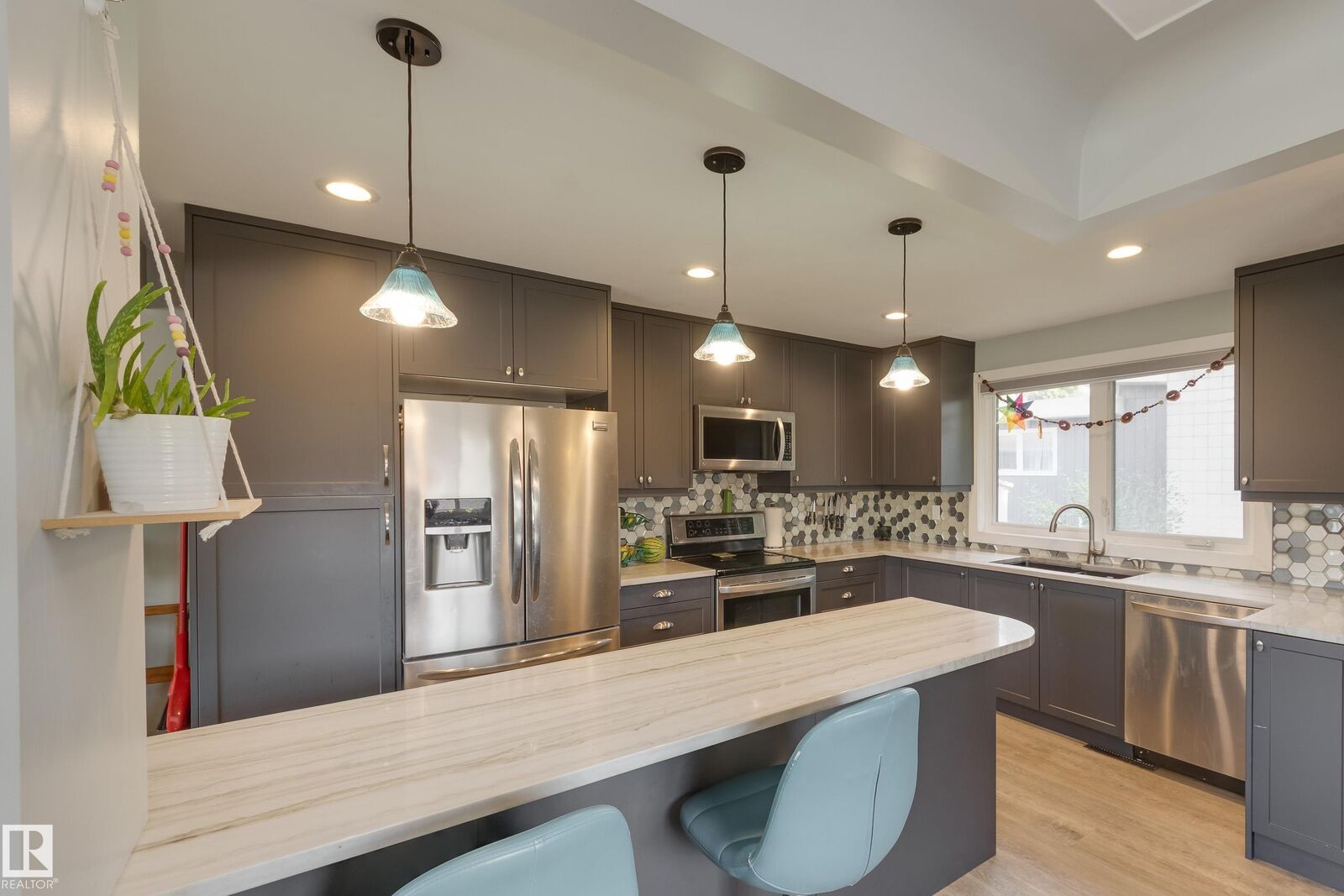 Property Photo: 7107 96B Avenue NW AB T6B 1B9