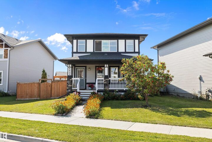 9852 217 Street NW  Edmonton AB T5T 4T7 photo