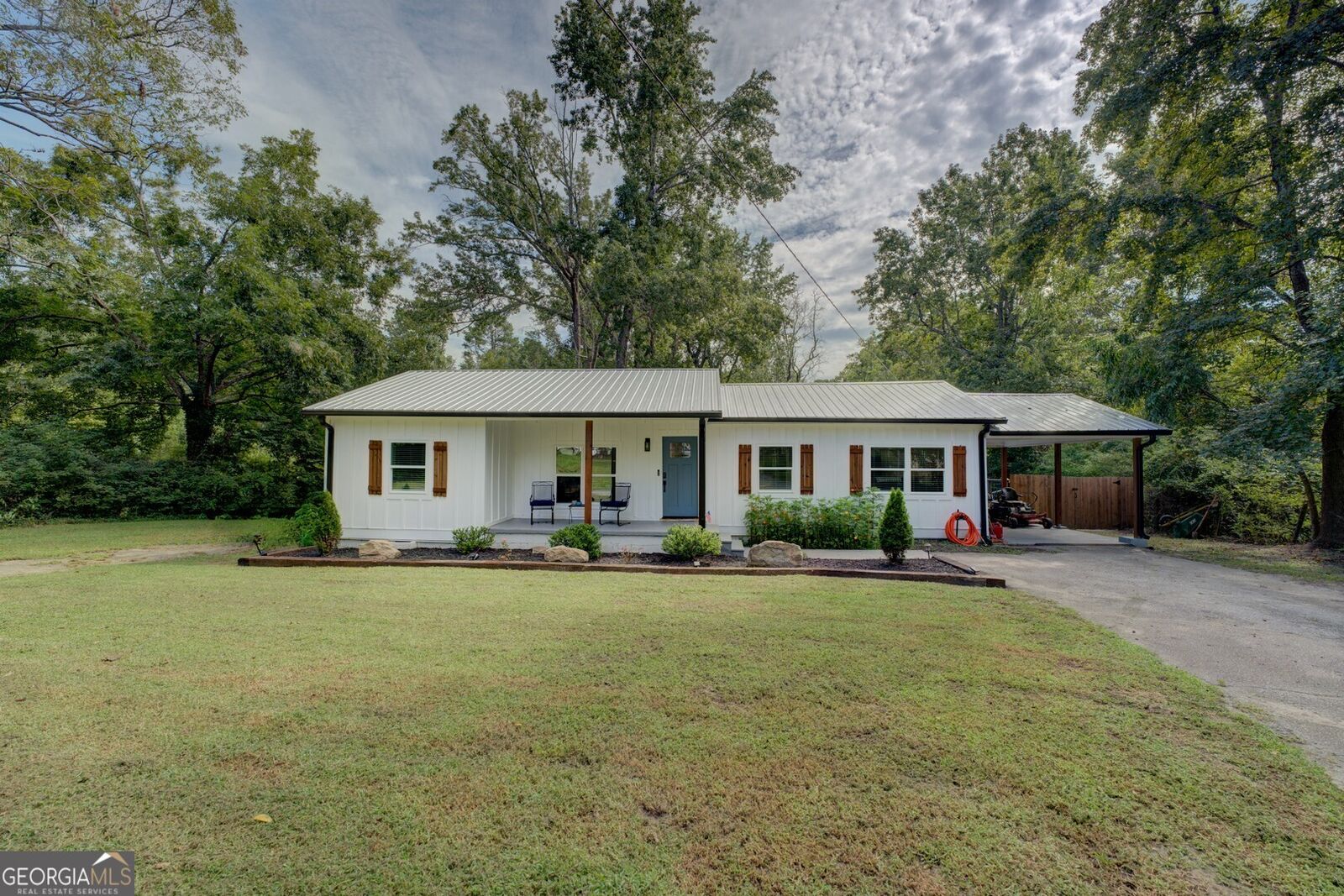 Property Photo: 1107 S Madison Avenue GA 30655