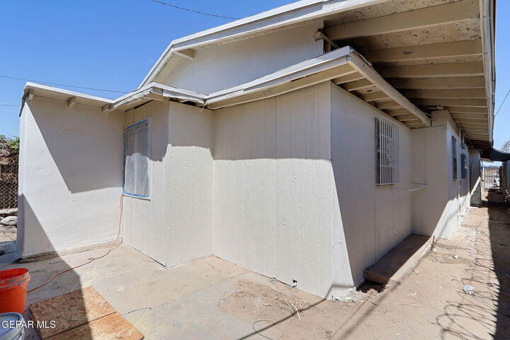 Property Photo: 3216 Rosa Avenue TX 79905