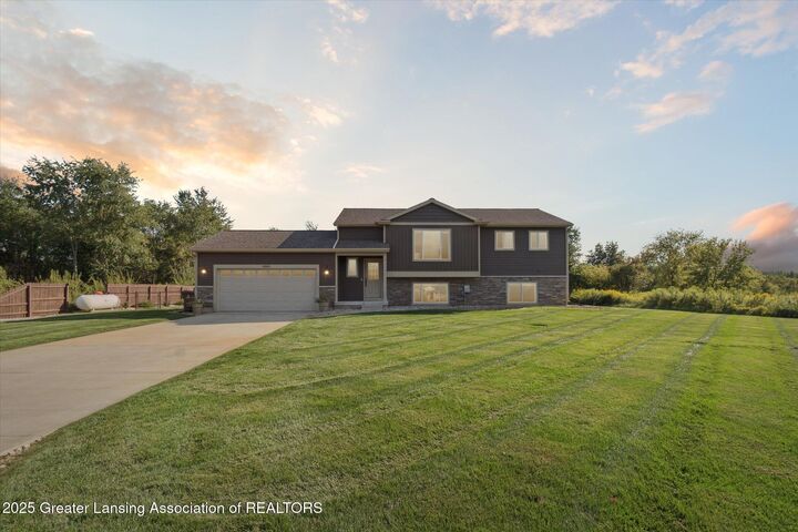 9069 Apple Ridge Drive  Clarksville MI 48815 photo