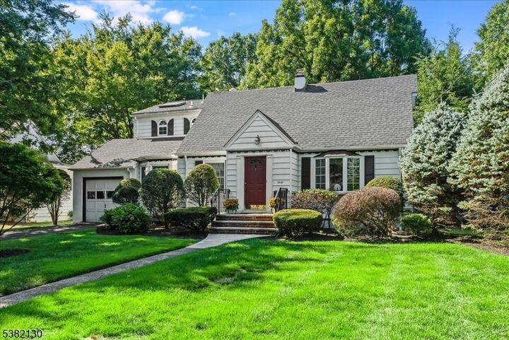 Property Photo:  40 Heathcote Rd  NJ 07452 